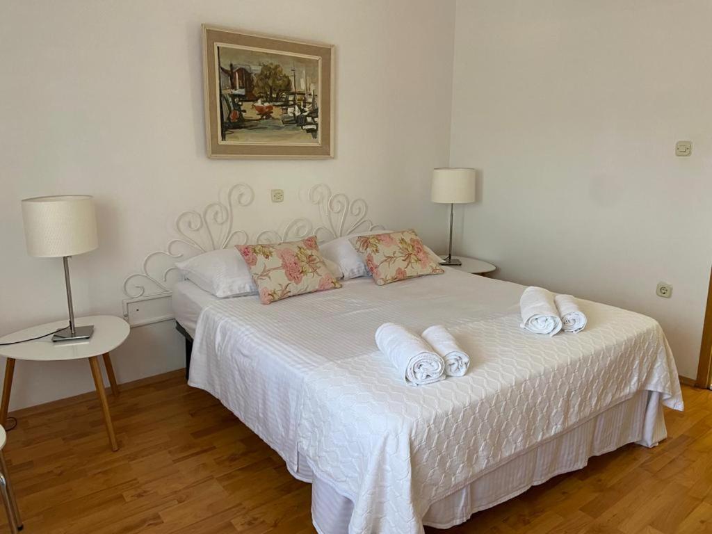 Apartment In Maslinica 70M From The Sea المظهر الخارجي الصورة