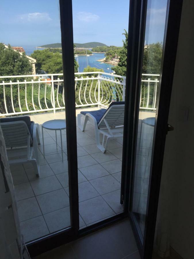 Apartment In Maslinica 70M From The Sea المظهر الخارجي الصورة