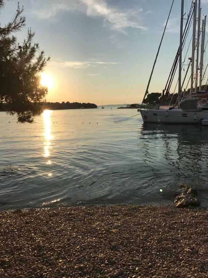 Apartment In Maslinica 70M From The Sea المظهر الخارجي الصورة